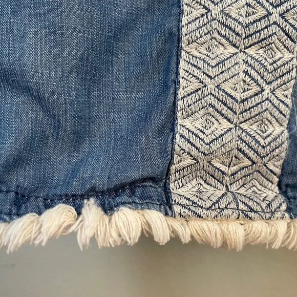 Chelsea & Theodore Size Large Blue Denim Chambray Embroidered Fringe Hem Dress - Picture 5 of 5